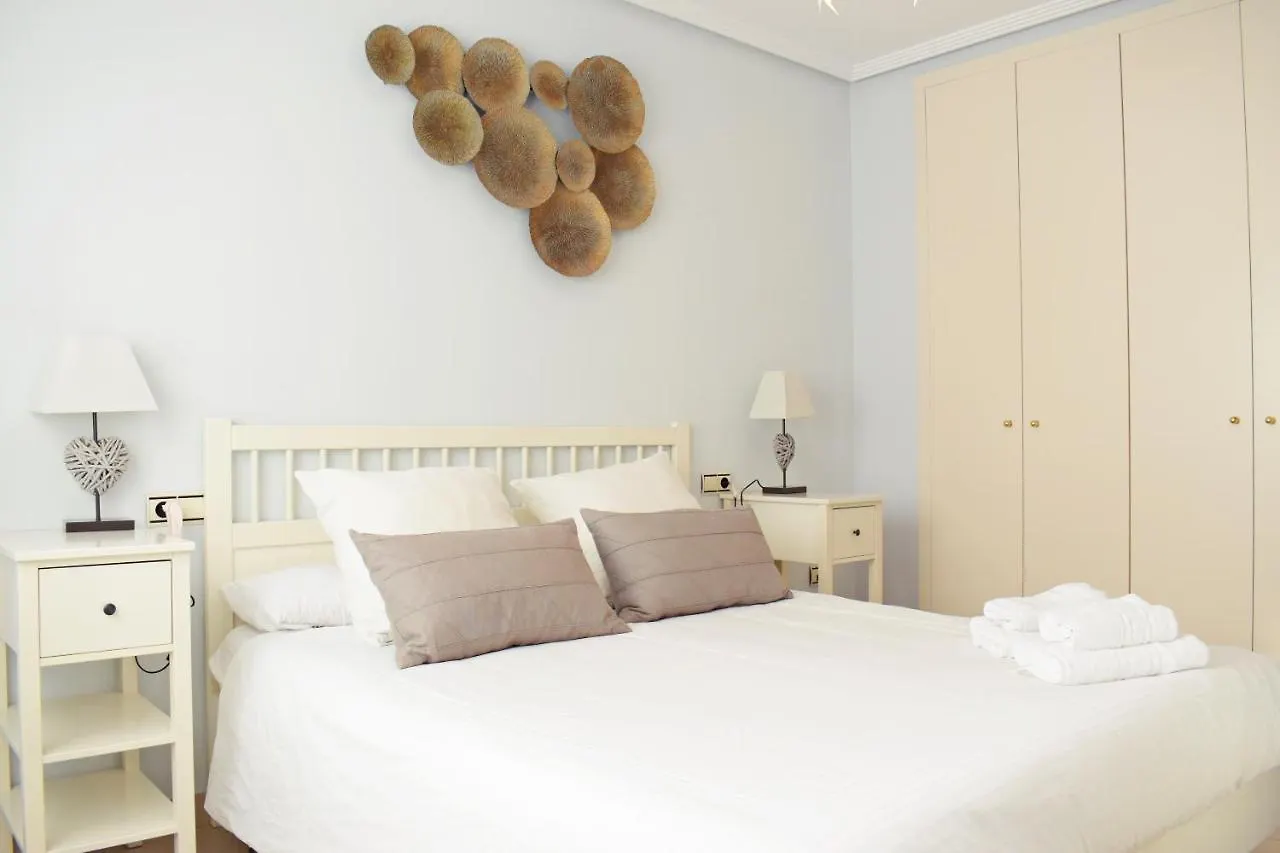 Fabuloso Apartamento En Primera Linea De Playa Con Parking Privado Malaga Apartment